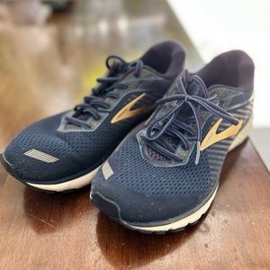 Men’s Brooks running shoes